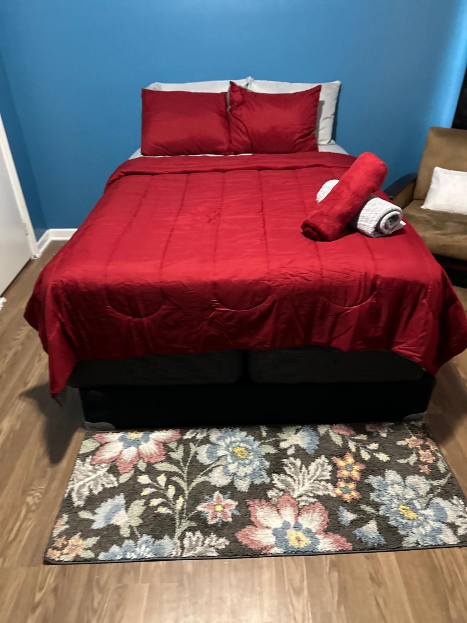 Fidelia Garnet Room, Queen Bed Minutes From Newark Liberty International Airport And Newark Penn Station 外观 照片